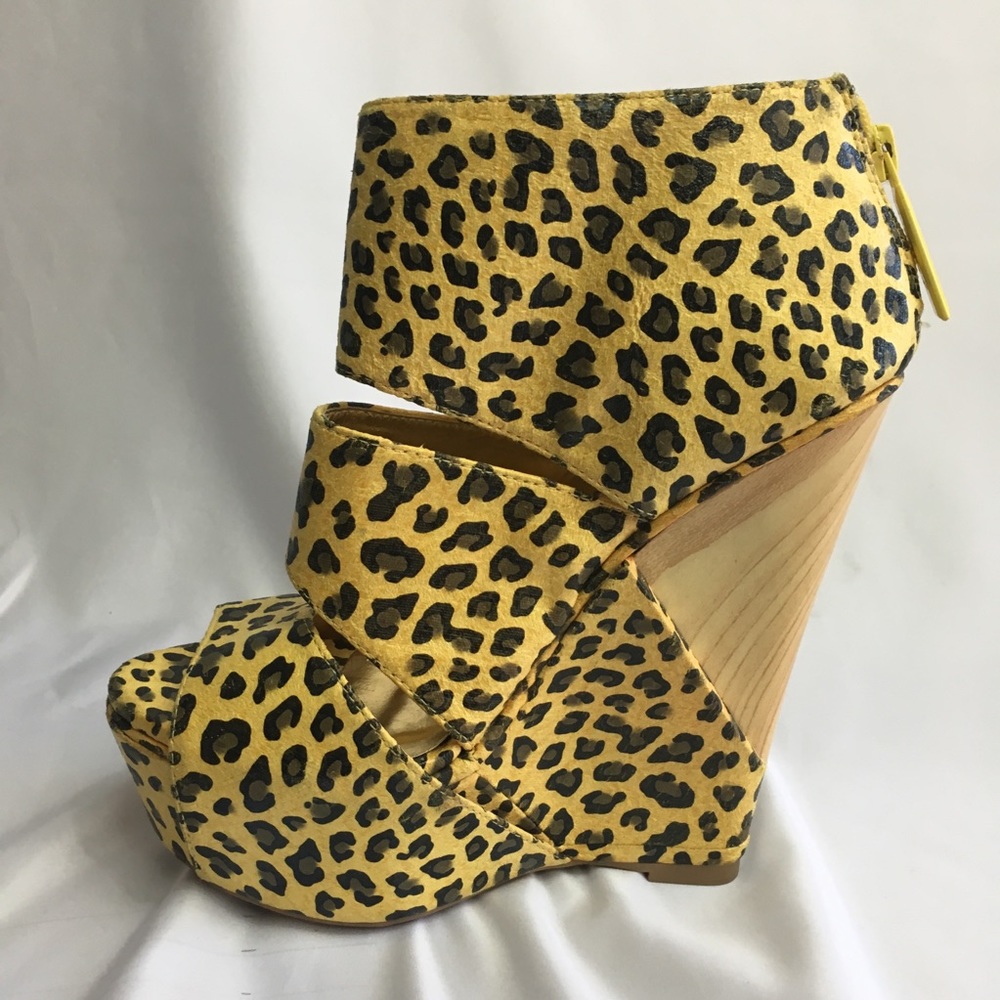 Posh super wedge heels
